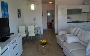 Apartments Oklopčić