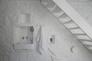 Ecloge, Hydra Island