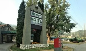 Ray Lyn Motel - Ione