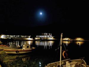 Paralos Lodging Schoinoussa-Island Greece