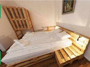 Palete Studio - new hand-made, cozy, artistic home