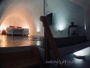 Akron Cliff Suite Santorini Greece