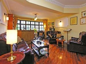 19th Green Guesthouse