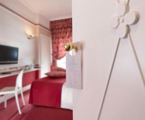 Single Room with Garden View room in Hotel Milton Rimini