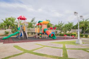 Ocho Rios Under The Palms II