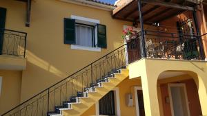 Alexandros House with private parcking