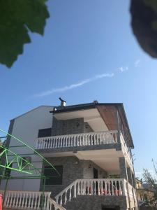 Guest House Xhuljon
