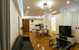 Nancy Thuy Tien Apartment 1212