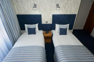 Twin Room room in Falcon Hotel