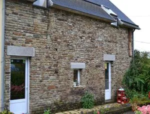 菲尔德拉兰德马特尔住宿加早餐旅馆 - Juilley