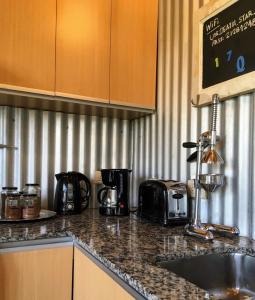 Berdina casa estilo loft con jardín, parrilla y cochera a 3 cuadras de la plaza de Chacras de Coria