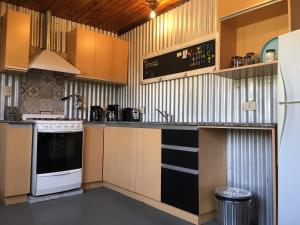 Berdina casa estilo loft con jardín, parrilla y cochera a 3 cuadras de la plaza de Chacras de Coria