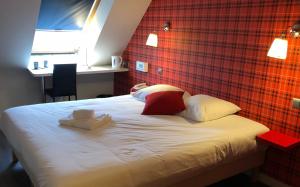 Hotels La Voile Rouge : photos des chambres