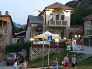 Golden Gate - 阿巴斯图马尼