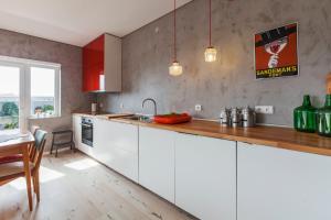 Spacious and Bright City Ap II