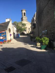 Appartements Votre mini maison en plein coeur du centre ville -terrasse - et parking prive sur place clos - draps et menage inclus : photos des chambres