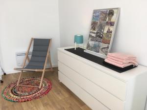 Votre mini maison en plein cœur du centre ville -terrasse - et parking privé sur place clos - draps et ménage inclus