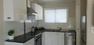 Rose Apartments Unit 3 Central Rotorua - Accommodation & Spa - Koutu