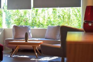 101 Adrianou Apartments