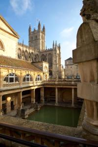 North Parade Passage, Bath BA1 1NX, England.