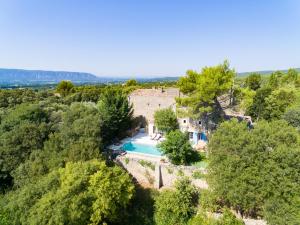 Belle De Jour -A Provencal gem Private heated pool