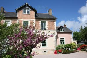 Chambres d Hôtes du Chalet de Caharet