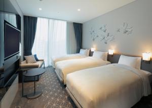 Phòng 3 Người - Đã Bao Gồm Phí Đỗ Xe, Cấm Hút Thuốc (Triple - Parking Fee Included, Non-Smoking)