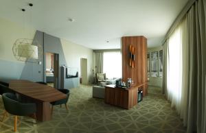 Deluxe King Suite room in Mercure Saransk Center
