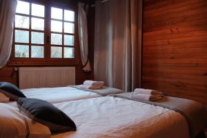 Chalets chalet artheis : photos des chambres