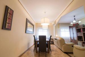 Home & Private Terrace WIFI + AIRCON