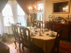 Aaron House of Niagara Falls - Ubytování bez kategorie ve městě Niagara Falls