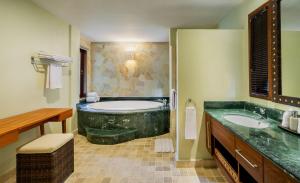 2 Bedroom Deluxe Suite