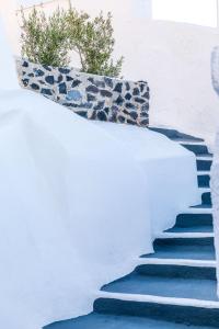 Blue Dolphins Apartments Santorini Greece