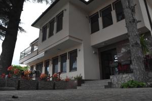 Bache Apartments