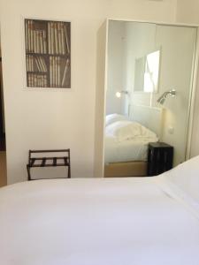 Double Room with Spa Bath room in Domus Municipio