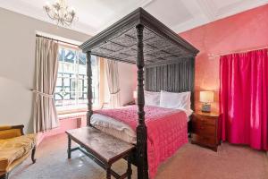 The Ancient Gatehouse & Rugantino Restaurant