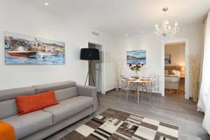 Eixample Building Apartments by Mercedes Heritage