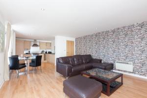 Stylish Garden View Apartment