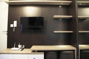 Deluxe and Comfortable 2BR The Springlake Summarecon Apartment By Travelio