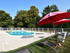 Maisons de vacances Vintage Mansion in Saint Aubin sur Loire with Pool : photos des chambres