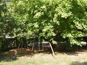 Maisons de vacances Vintage Mansion in Saint Aubin sur Loire with Pool : photos des chambres