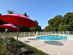 Maisons de vacances Vintage Mansion in Saint Aubin sur Loire with Pool : photos des chambres