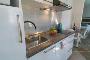 JR Luxury Guesthouse 