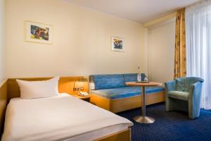 Single Room room in acora Hotel und Wohnen Bonn