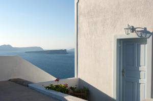 Blu Rooms Santorini Greece