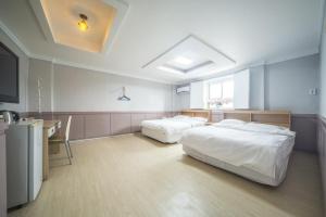 Daegu Dongseongro Gyeong`s Hostel