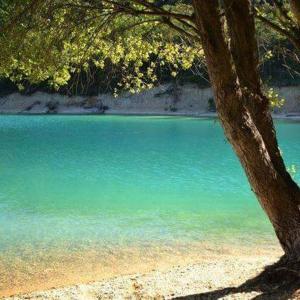 Maisons de vacances Verdon, La Cigale se prelasse aux Lacs du Verdon et dans le jacuzzi : photos des chambres