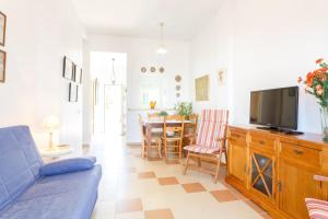 Bonito apartamento en campo de golf con piscina