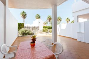 Bonito apartamento en campo de golf con piscina