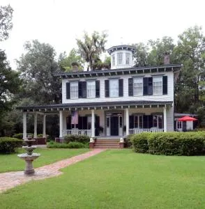 1872 Denham Inn - Lloyd